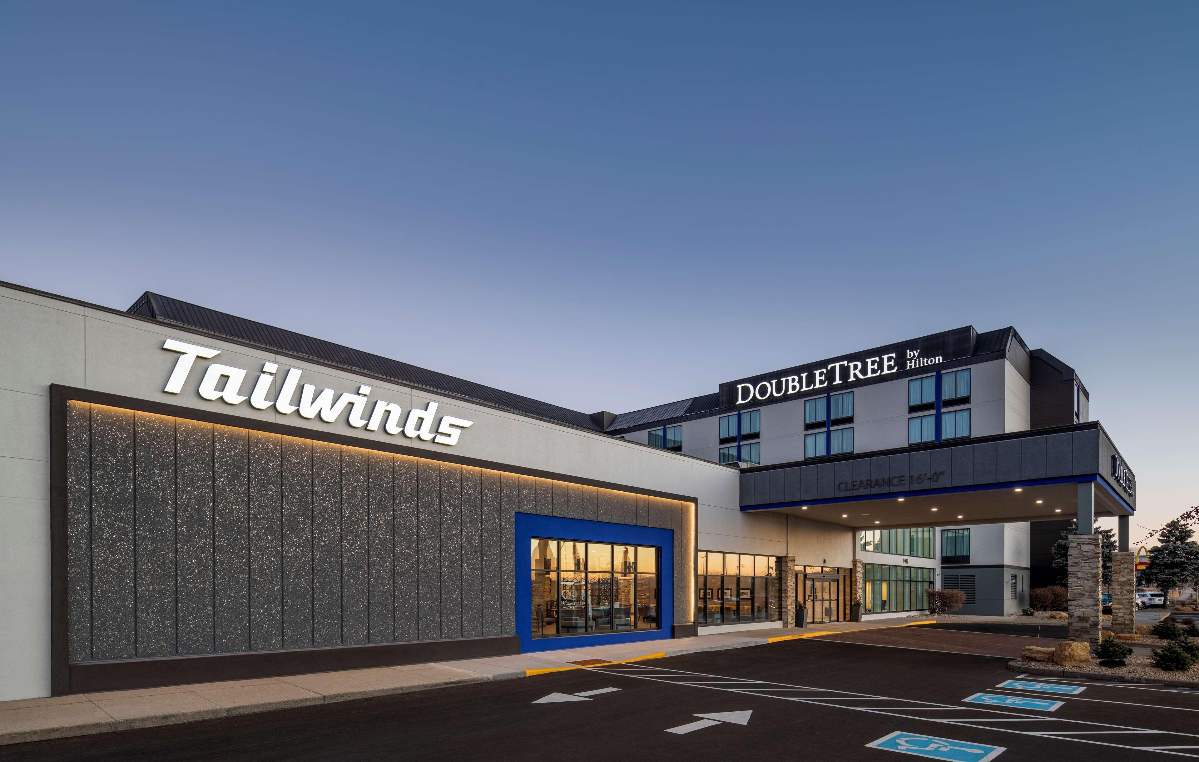 ホテル Doubletree By Hilton Madison East エクステリア 写真